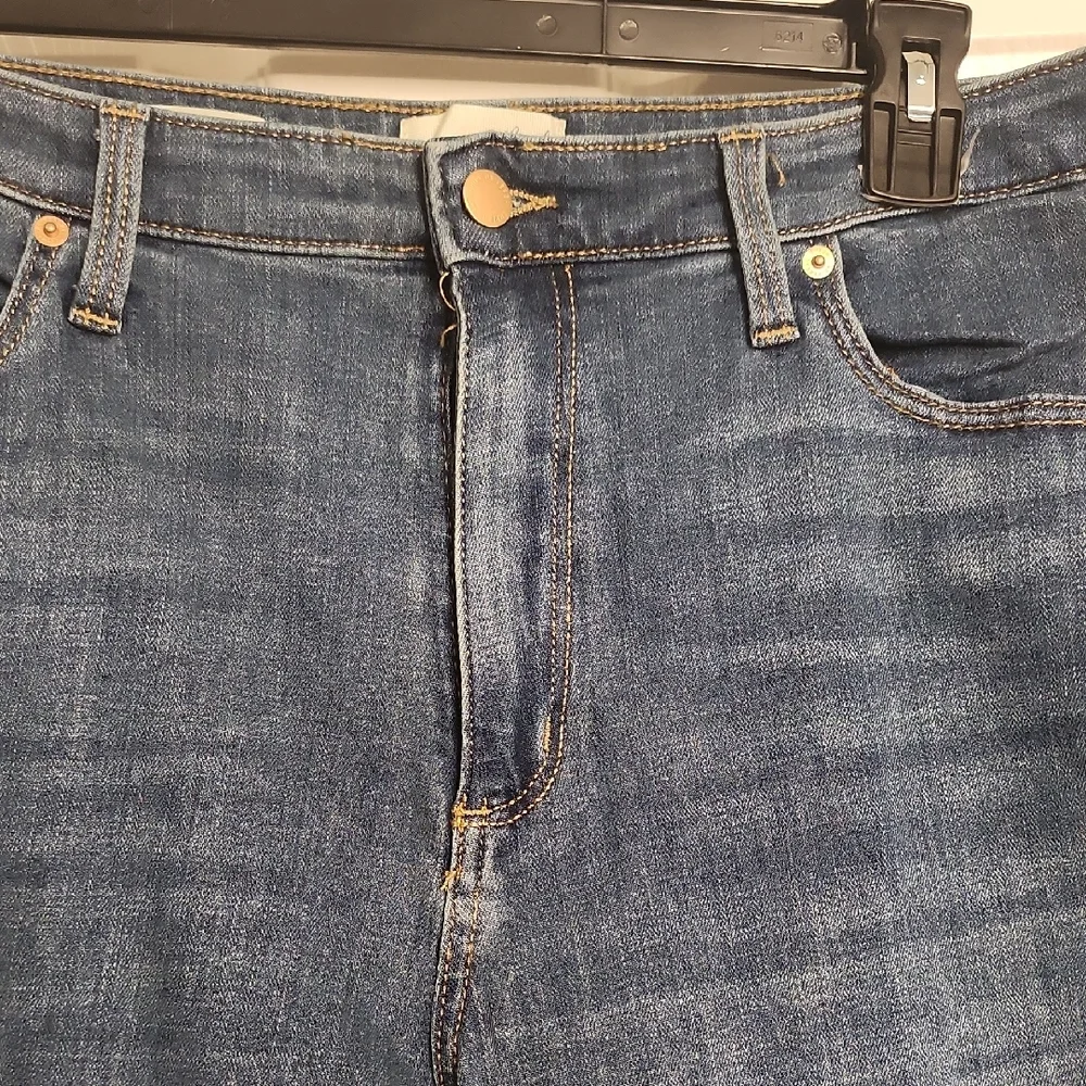 Universal Thread Classic Blue Denim Jeans - Picture 2 of 10